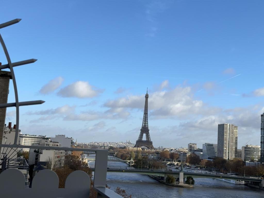 Appartement Vue Tour Eiffel Paris 16 Eme Exterior photo